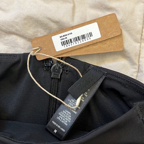 SKIMS ALL-IN-ONE LONG SLEEVE MID THIGH ONESIE - Picture 8 of 15